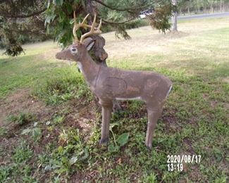 LARGE LAWN DEER