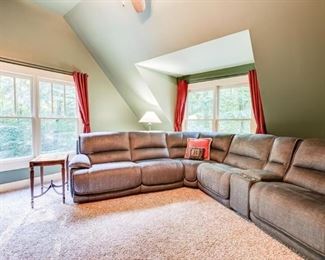 Orlando 6-Piece Power Reclining Sectional w/3 reclining seats ===> $2,000 / OBO