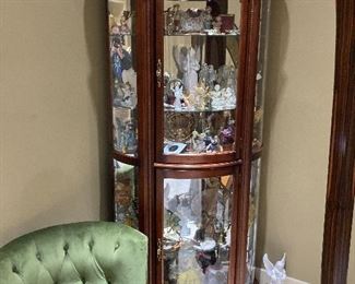 Vintage Lighted Curio Cabinet w/glass shelving ===> $600 /OBO (Contents sold separately)