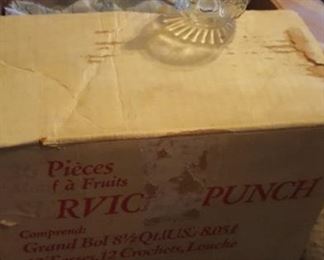 Punch bowl set, 9 cups(missing 3)