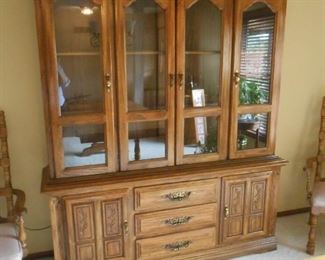Beautiful solid wood china cabinet (2 pc)