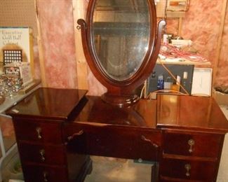 This dressing table is just the right size to fit in almost any bedroom!  