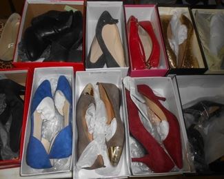 Many ladies shoes, size 8-8.5