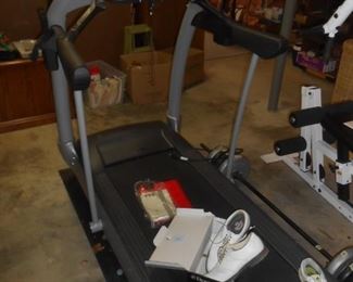 Large treadmill, ready for your home!