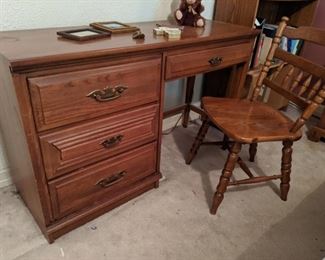 Young Hinkle Furniture Charter Oak Desk and Chair