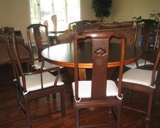 Dining Table with 6 chairs