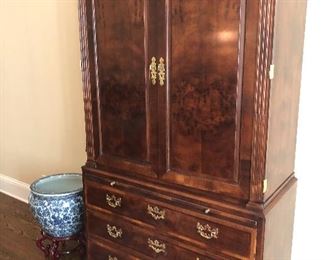 “ Henredon “  Armoire   40” x 20” x 80”
