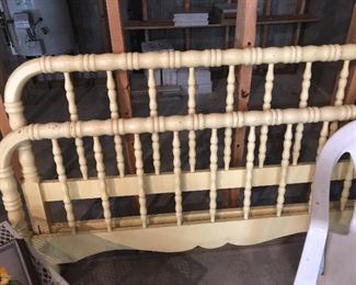 Antique Jenny Lind Spool bed - FULL size