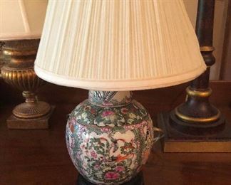 Small Rose Medallion desk lamp