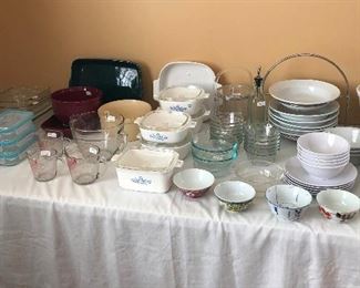 Assorted bake ware