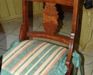 Set of 4 antique walnut chairs