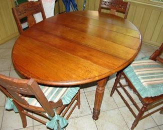 Primitive walnut breakfast table and 4 chairs