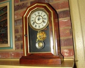 Mantle clock