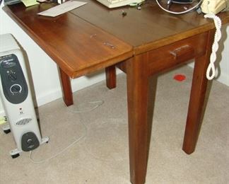 Small drop leaf table