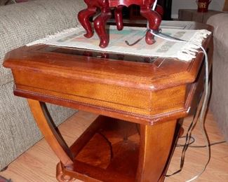 This end table matches the coffee table...also has beveled glass insert top....28"x24"    ***$60***      Call today, come on over and purchase!   (760) 445-8571