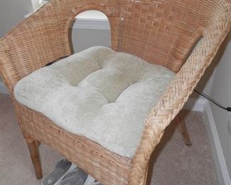 ****$75***NOW $55****Vintage wicker chair no condition issues.  Call to see...Charlotte,  (760) 445-8571.... FINAL DAYS!!!