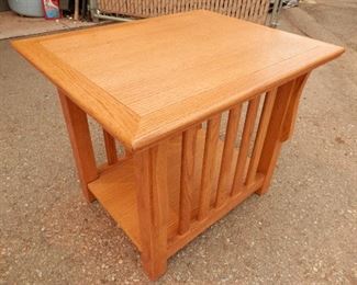 Was $80...discounted to $60 !   Soild Oak Arts and Crafts end table