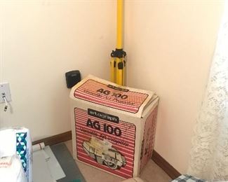 Artograph AG100 versatile art projector