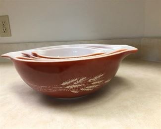 Pyrex Cinderella Bowls
Nesting set of 4
Pattern: Autumn Harvest