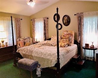 Ethan Allen 4 Poster King bed
Roll top stool, Bed 2-step stool
•Presale Furniture- Email/Phone pricing