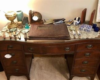 Vintage Mahogany federal style desk