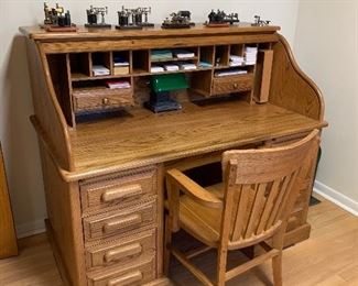Beautiful roll top desk 