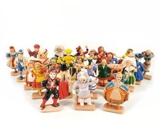 Lot 165-4
International Figurines