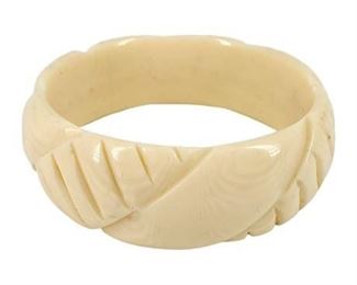 Lot 410
Carved Celluloid Bangle Bracelet