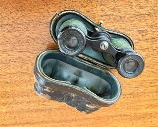 $15 Vintage binoculars.  4" W. 