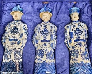 $375 Vintage Chinese Blue and White Figures Set #1
