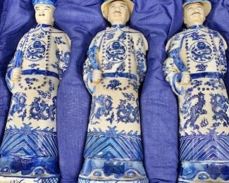 $375 Vintage Chinese Blue and White Figures Set #2