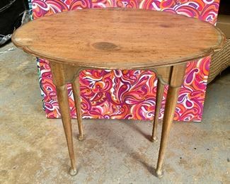 $140 Scalloped edge wood table 28.5"H x 30.5"W x 24.5"D