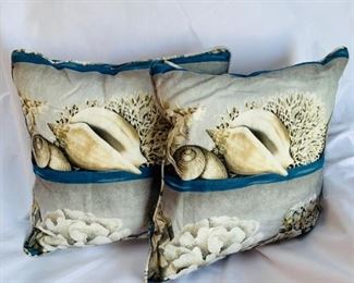 $40 (2) 16 in square polyfill cotton pillows - Shell motif
Cotton twill - Corded - Zipper
