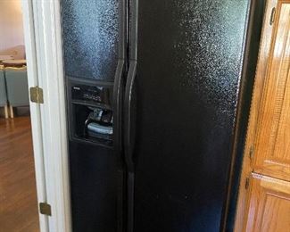 Kenmore Side by side Refrigerator