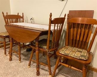 Tell City Solid Oak Leaf Dining Table & Chairs