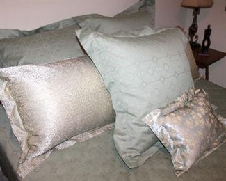 #14 - Sferra Bros. Queen Size Bedding Set + Drapes