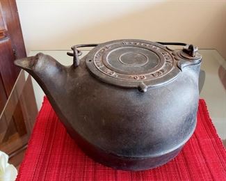 #45 - Western Stove Mfg. Co. Cast Iron Kettle