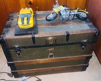 flat wooden trunk