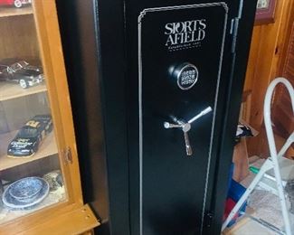 SPORTS AFIELD 32 Gun Safe