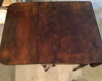 Table top w/ 1 leaf extended