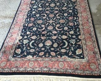 Area rug 9 ft x 7 ft.