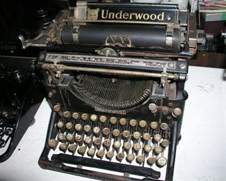 Item 3:
Vintage Underwood Manual Typewriter with Case - No. 5
Asking Price: $149.00

