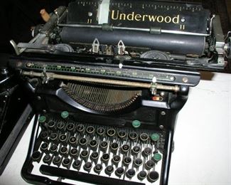 Item 6:
Vintage Underwood Manual Typewriter with Case - No. 11
Asking Price: $95.00
