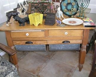 Item 100:
Antique Rustic Pine Hoosier Table with 2 Metal Bins and 2 Drawers - Pull-out Cutting Board - Excellent condition - 45.5" wide x 23" deep x 29" tall
Asking Price: $395.00
