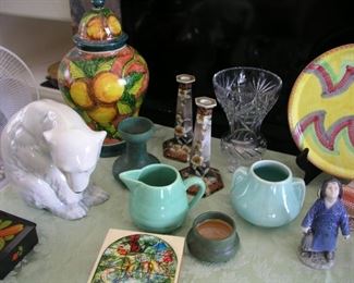 Nice selection of collectibles, pottery and glassware.