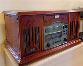 Leetac Radio / CD Player with Turntable