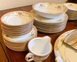 Meito China Set ("Derby" Pattern, Japan)