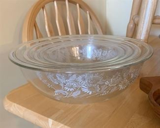 Vintage Nesting Bowl Set - Daisies