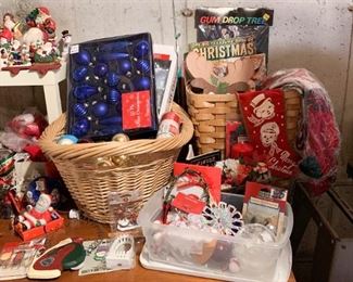 Christmas Decor & Ornaments 