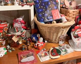 Christmas Decor & Ornaments 